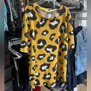 Women's Mustard Leopard Print Short Sleeve Tee